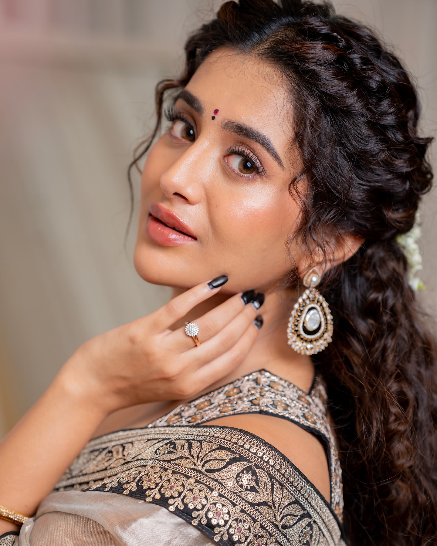 G2g7gUAbEAAx9Nm?format=jpg&name=large