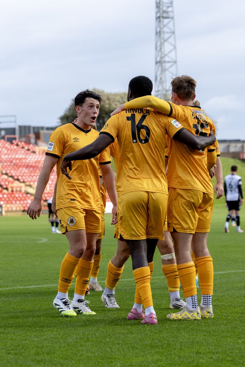 3 points, 2 assists and a great team performance ! Thank you to the travelling fans for your support 💛🖤 <a href="/bostonunited/">Boston United</a>