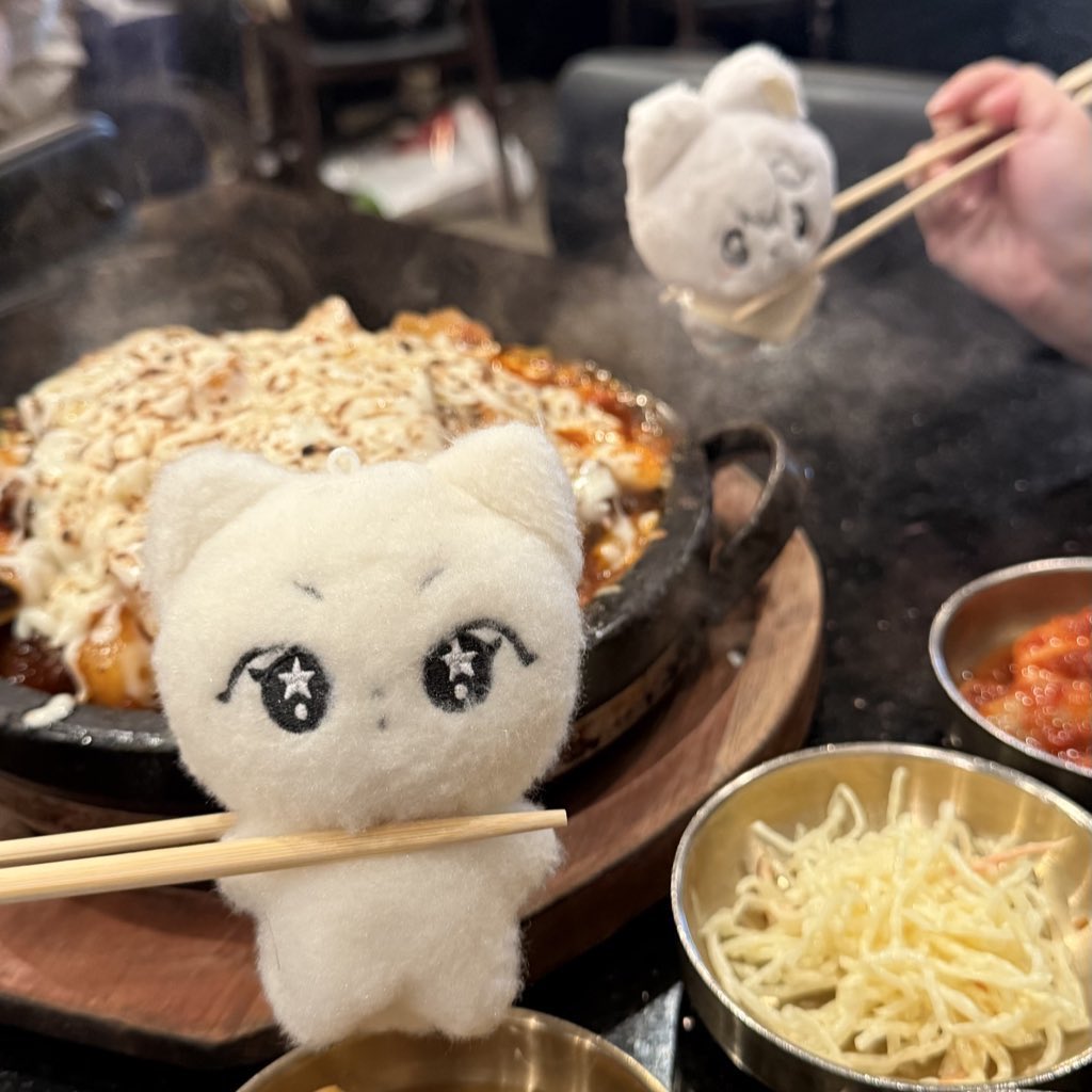 ikeuszn's tweet photo. eating good https://t.co/XGRxPxa2fa