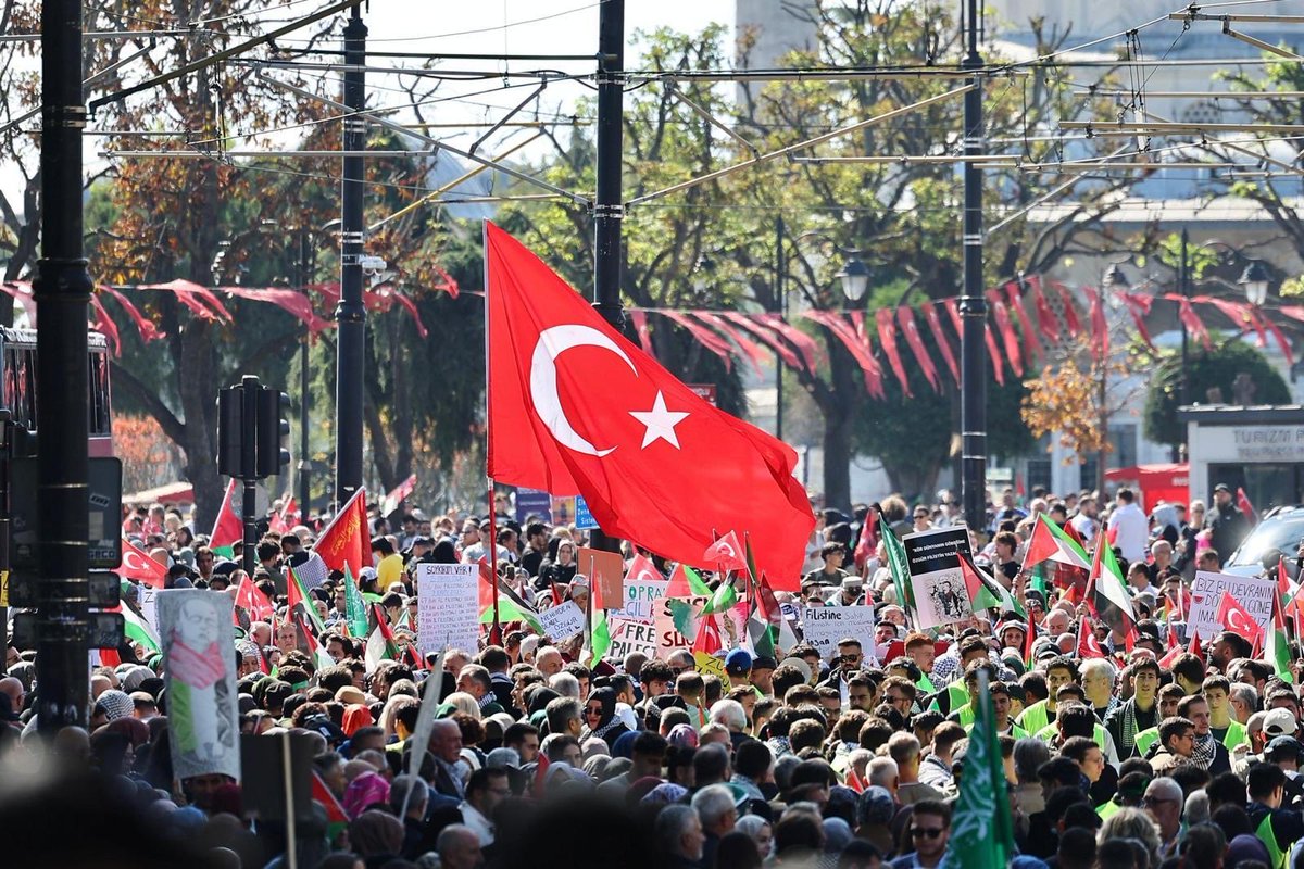 akparti_isparta's tweet photo. #GazzeİçinYürüyoruz, 
#ÖzgürlüğeYürüyoruz 
#KararlılıkYürüyüşü https://t.co/XijgWNRxLs