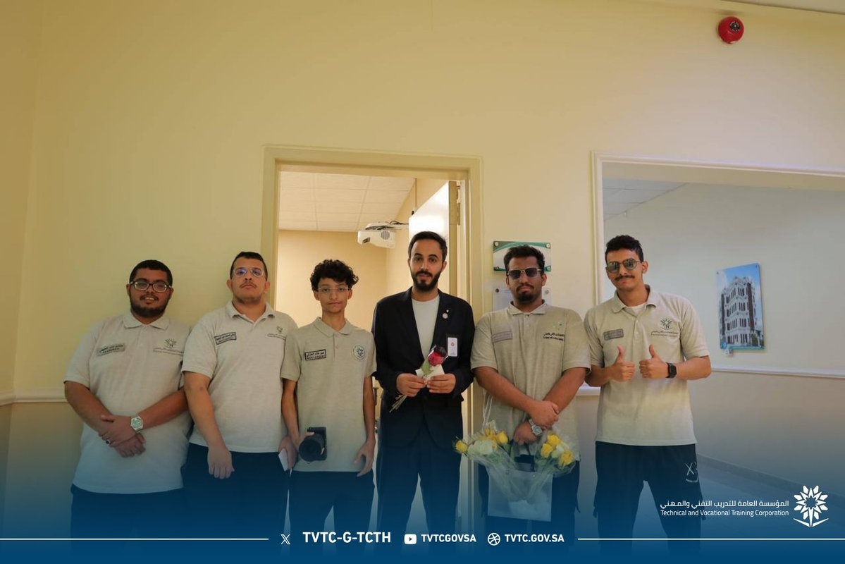 tvtc_g_tcth's tweet image. نجدد الامتنان لكل من حمل رسالة التعليم بإخلاص وبذل جهده لصناعة مستقبل مشرق لأبنائنا وبناتنا.
شكرًا لكل مدرب يزرع المعرفة ويصنع الأمل ويغرس القيم في نفوس الأجيال.
#التدريب_التقني |@TVTC_MAKKAH
#اليوم_العالمي_للمعلم