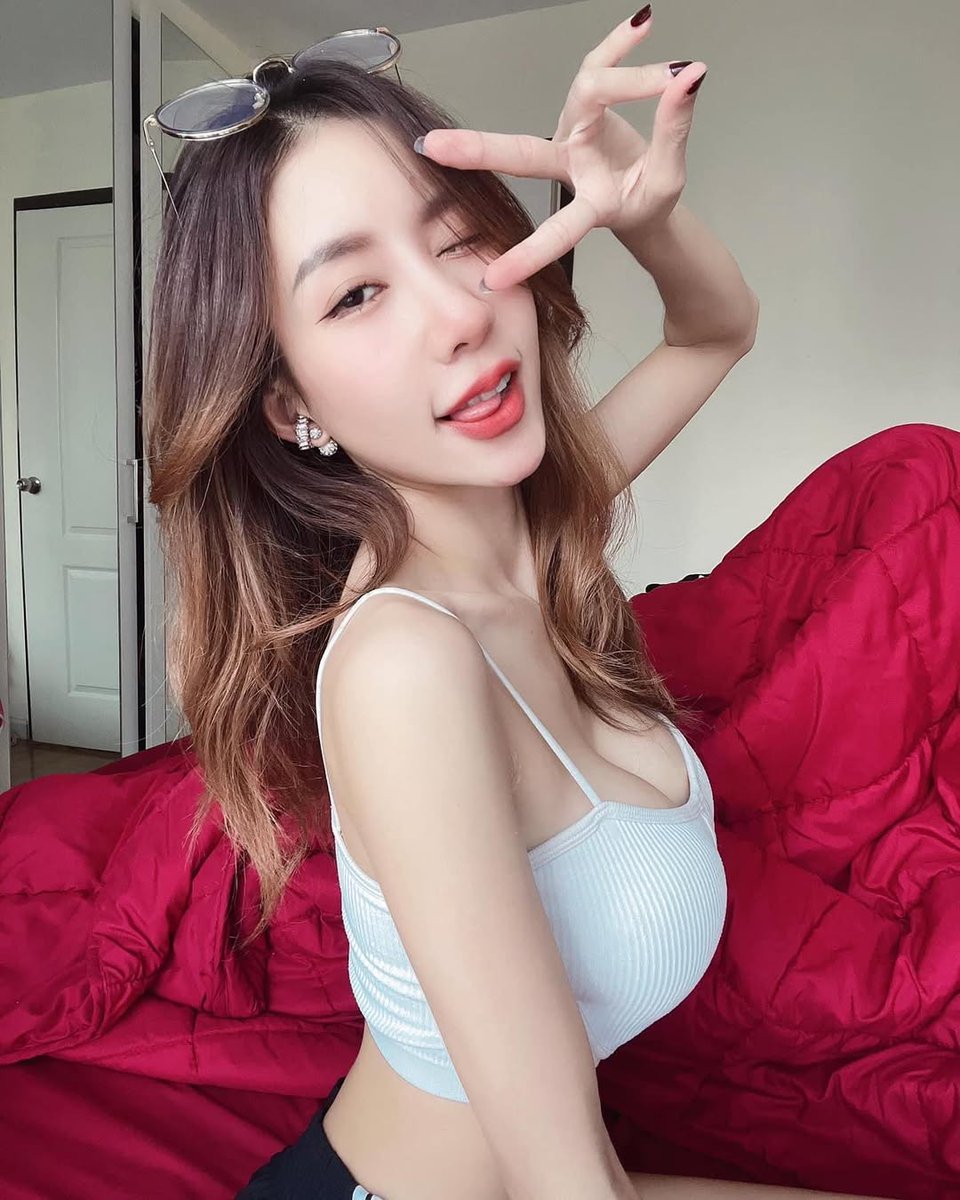 ShardaCash623's tweet photo. 24歲澀澀舞蹈老師
內心是大色女
喜歡被舔奶頭 舔耳朵
摳下面
#留言520給私密照限時12小時 https://t.co/w7vAgfzIj5