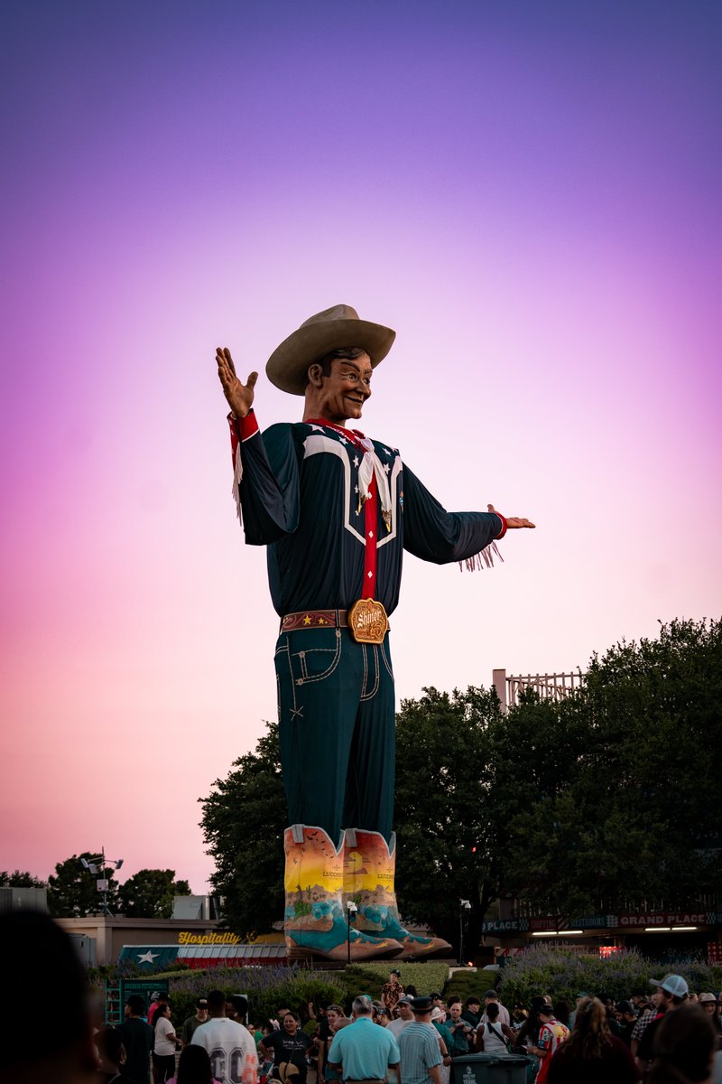 StateFairOfTX's tweet photo. The guy they tell you not to worry about! 😜 #BigTex
👔: @Dickies, @Lucchese1883, @ShinerBeer
📸: Ryan Simpson (@leewiththesony) https://t.co/soPM8KcFk0