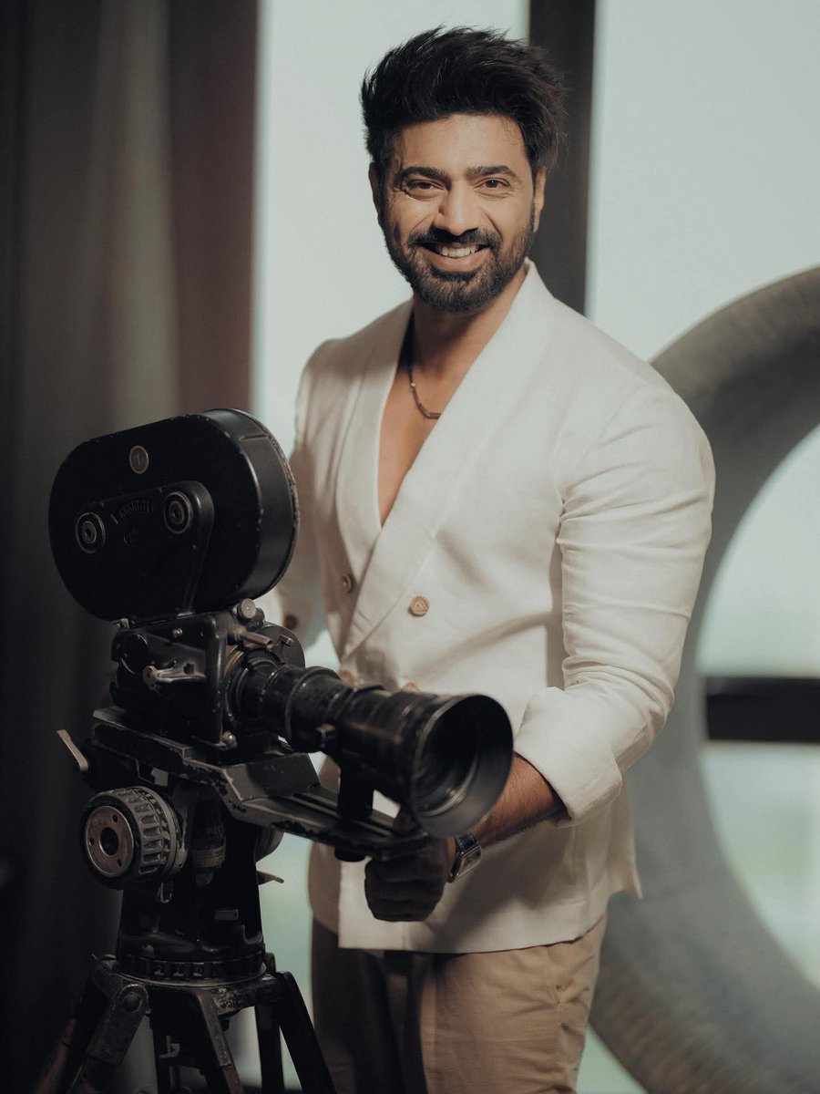 CineBuff2003's tweet image. Emni…❤️
#RaghuDakat #Projapoti2
#Khadaan2