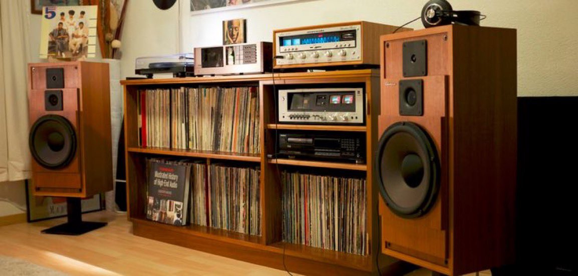 Mikehomeseller's tweet image. Which set up do you prefer?

#mikesquestions #Hifi