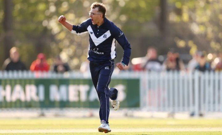 cricinsights1's tweet photo. 💥 WICKET!
🏏 Over: 13.1
Tilak Varma 3(6) LBW b Todd Murphy
🇮🇳 India A 89/2
#IndAvAusA #IndiaASeries #CricketLovers #WicketAlert #TeamIndia #CricketFever https://t.co/kxdHX4EeW1