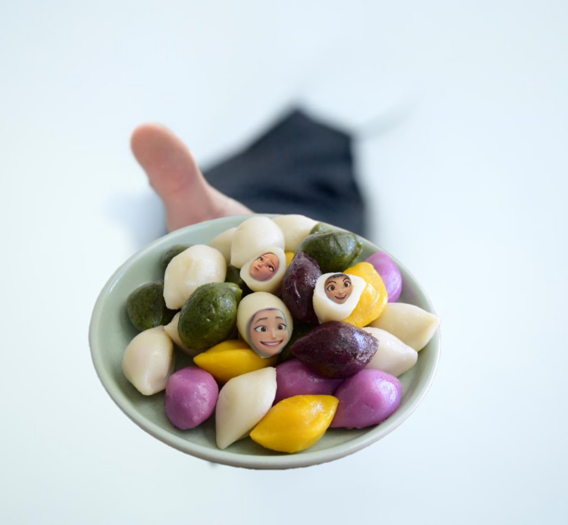 추석에는 직접 빚은 헌트릭스 송편과 함께.