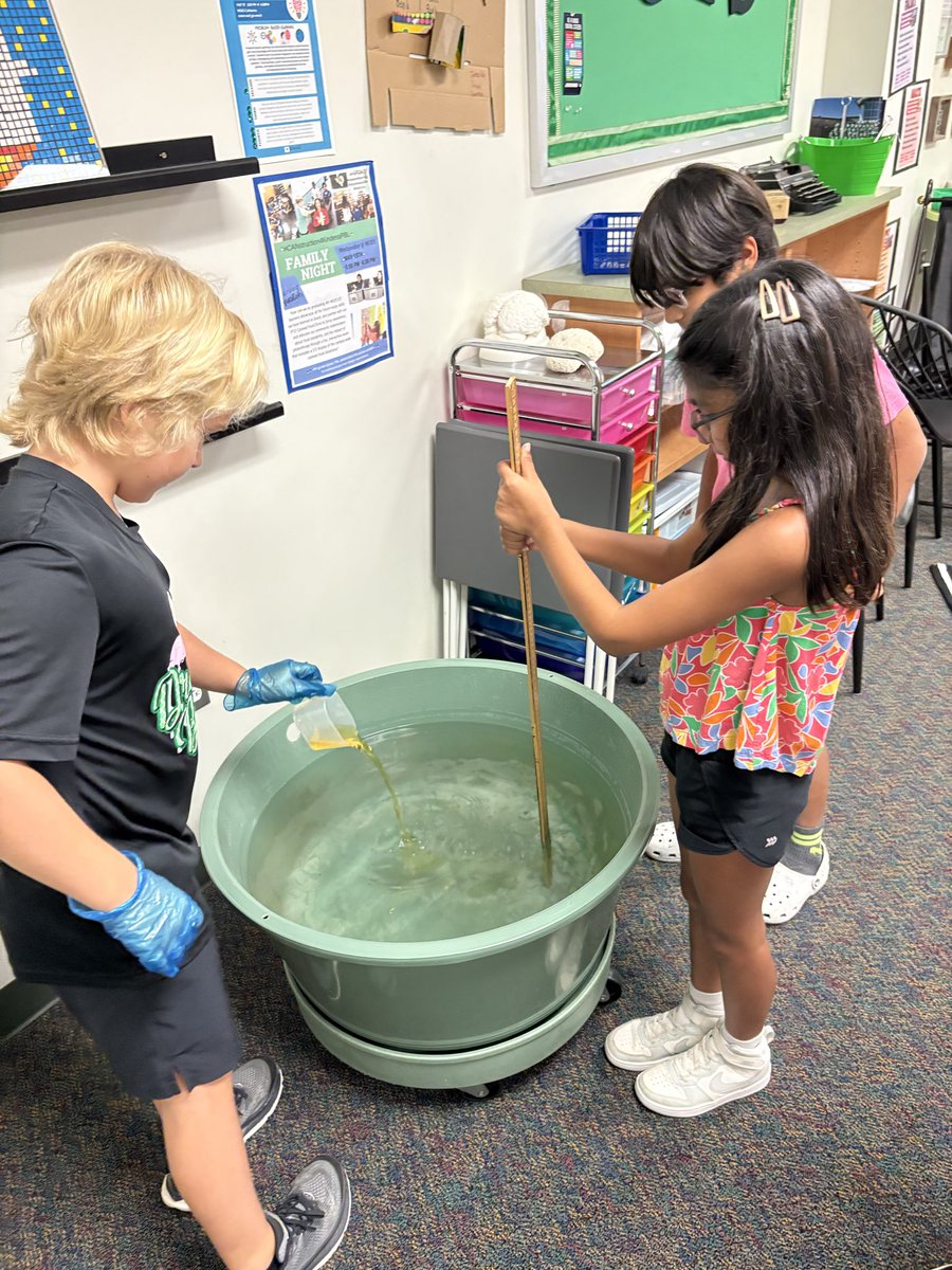 timmyGTI's tweet image. 3rd @WGESdragons as Water Resource Engineers are responsible for filling the 20 gallon reservoir &amp;amp; weekly maintenance checks. #pblsuccess #futurereadyskills #realworldlearning #TowergardenPBL #TPSPTimmy #TPSP #theGrove #CarrollDragonsInAction