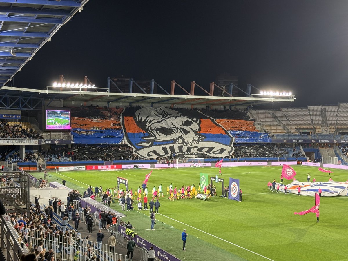 UltrasMadeinFR's tweet image. ⚽️ Montpellier - Saint Etienne 
📢 Le tifo de la Butte Paillade !
📆 Samedi 4 octobre 2025
📸 @pouwanlet 

#MHSCASSE