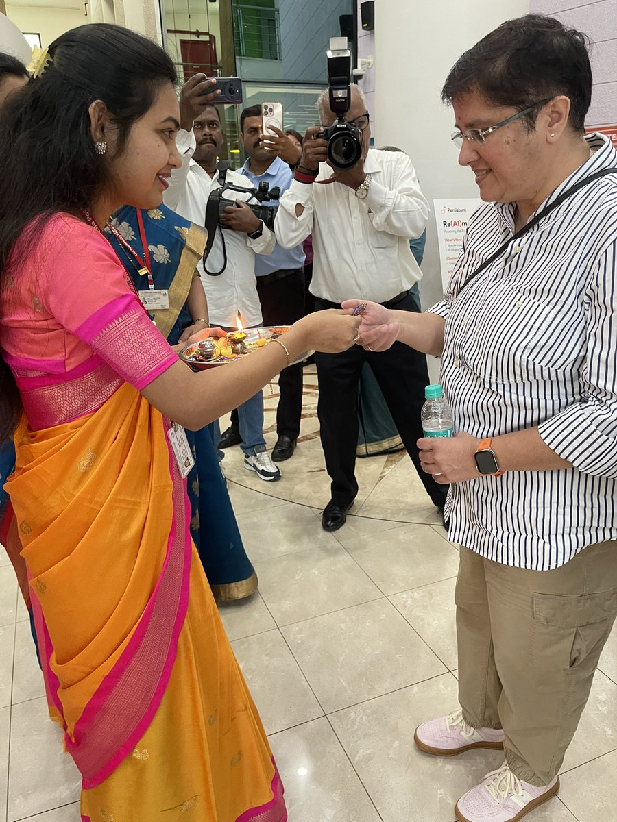 Yesterday to today, Dr Kiran Bedi Reignites History punemirror.com/india/yesterda… via @PuneTimesMirror
<a href="/neetumuses/">Neetu Bhatia</a> 
#NeetuBhatia was my first scholarship holder in the first batch who went on to join the MIT in USA. She addressed the audience. 
<a href="/MIT/">Massachusetts Institute of Technology (MIT)</a> on sheer merit.