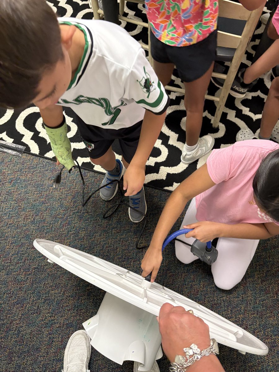 timmyGTI's tweet image. 3rd @WGESdragons as Systems Engineers (mechanical/electric) are responsible for pump systems  &amp;amp; solar timers #TowergardenPBL #futurereadyskills #realworldlearning #TPSPTimmy #TPSP #theGrove #CarrollDragonsInAction
