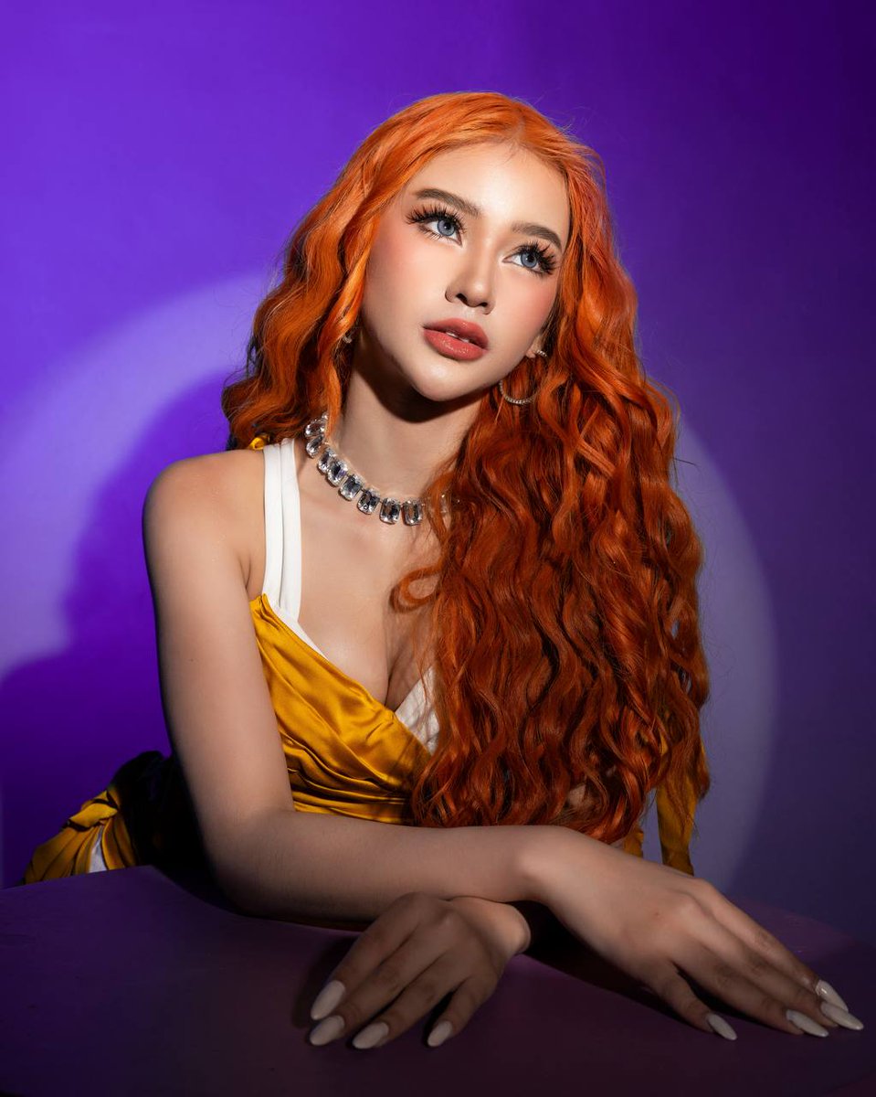 vibephtv's tweet photo. A strong Filipina doesn’t just rise — she builds legacies that inspire generations. ✨
And tonight, she built it with Vibe. 💜

Our QueenVhie @zuluetalfea slayed the stage with confidence, power, and grace — reminding us that every Filipina has a throne waiting for her. https://t.co/fvgqac21ZB