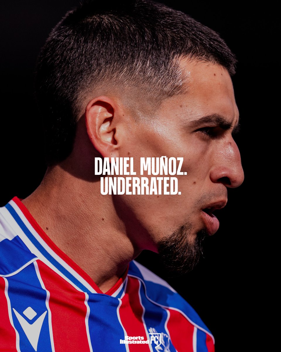 Daniel Muñoz is one of the best full-backs in the Premier League.