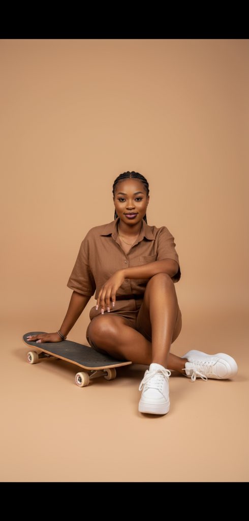 Tegadesigns's tweet image. How to create high quality images like these for your LinkedIn and social media posts.
Read thread 🧵 ⬇️