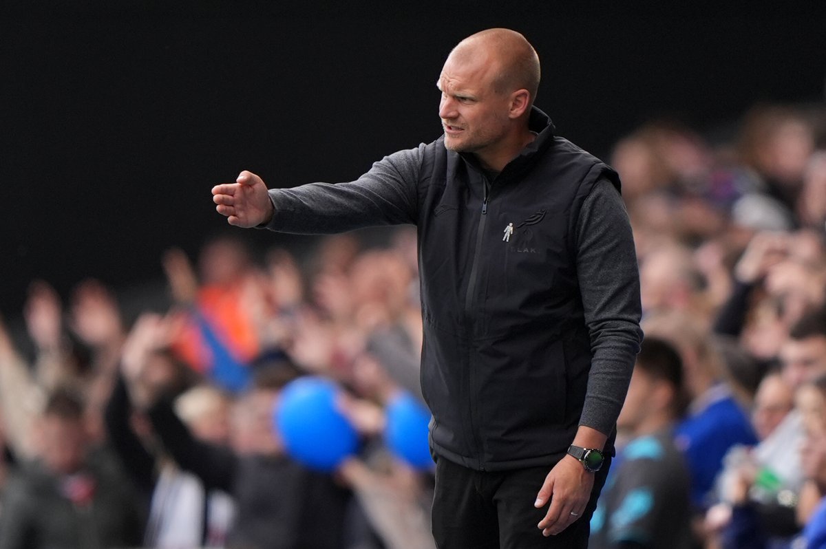 The Pink Un tweet media