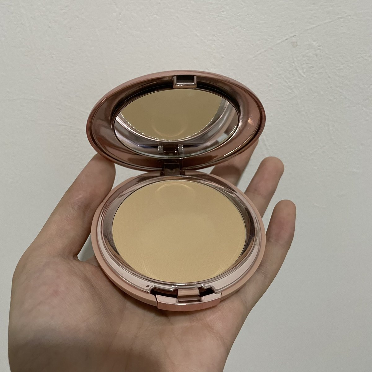 saturdaydrib's tweet photo. wts preloved

- instaperfect matte powder foundation (warm olive) 80k

isi masih 90% dipake cuma beberapa kali

dom jaksel https://t.co/SaVM8Cyk0N