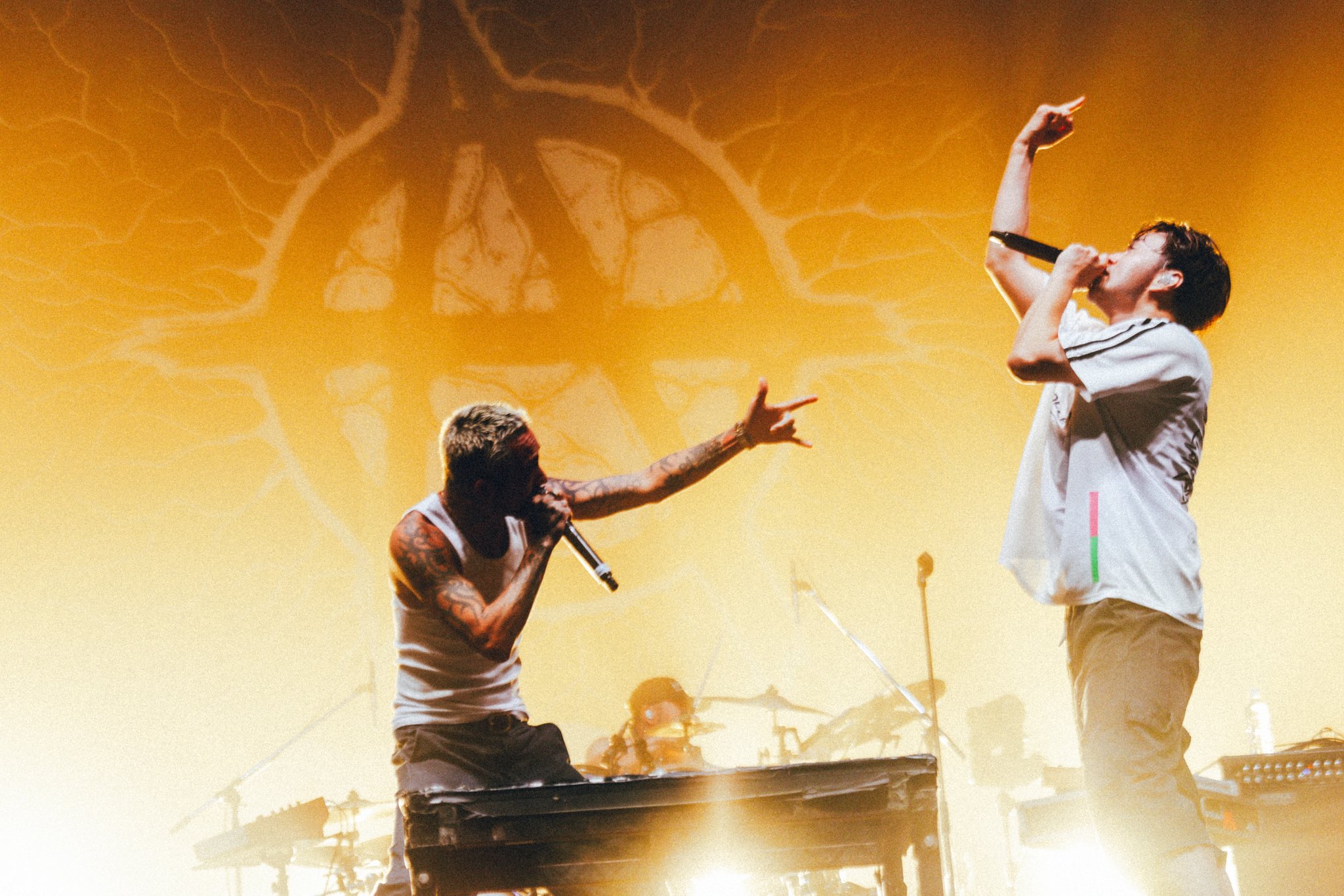 【一点物】dotscollective NOISEMAKER SHOCK ART Supercolor ESP Buzzz Mini, Pyramids Explosion • Marshall