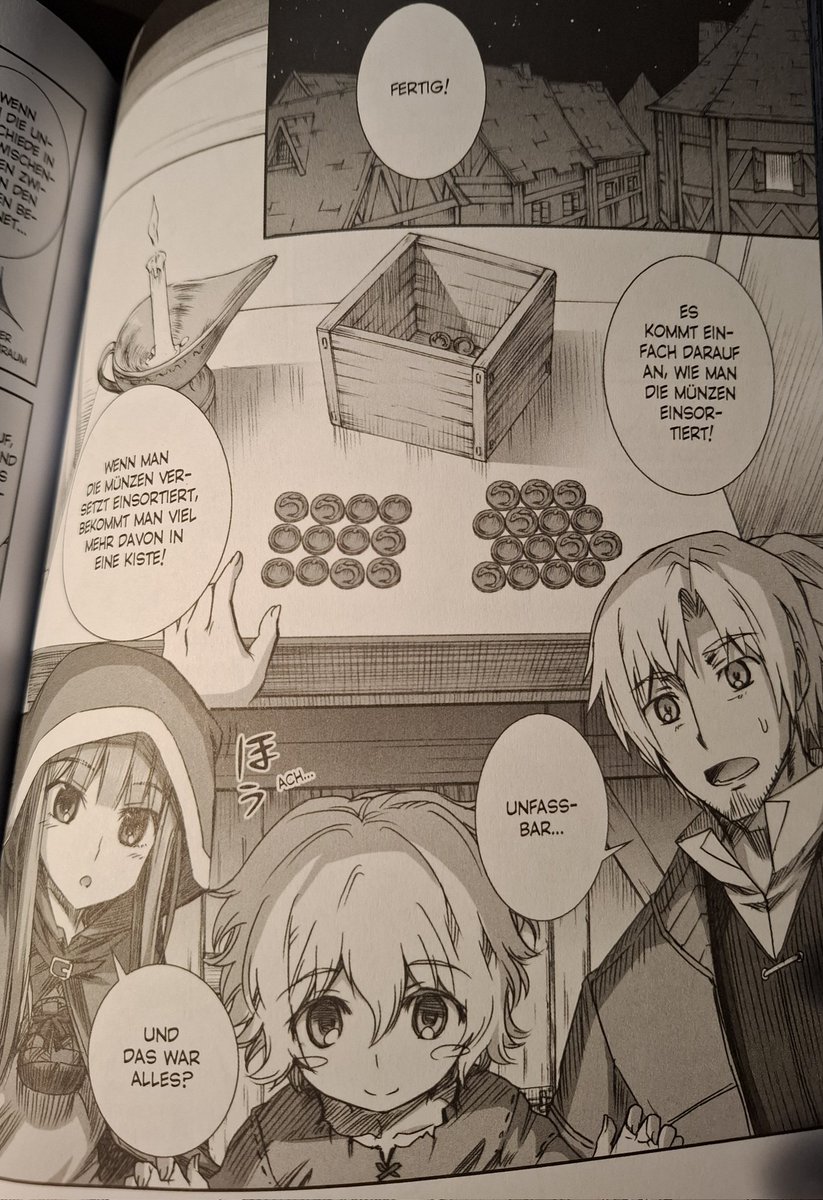 TwwHolo's tweet image. The German version of Vol. 5 S&amp;amp;W deluxe manga is here 🐺🍎 I love the cover of this one, Holo looks kinda funny if you look at it upside down ❤️
Again Keito Koume did a great job!
#狼と香辛料 #spice_and_wolf