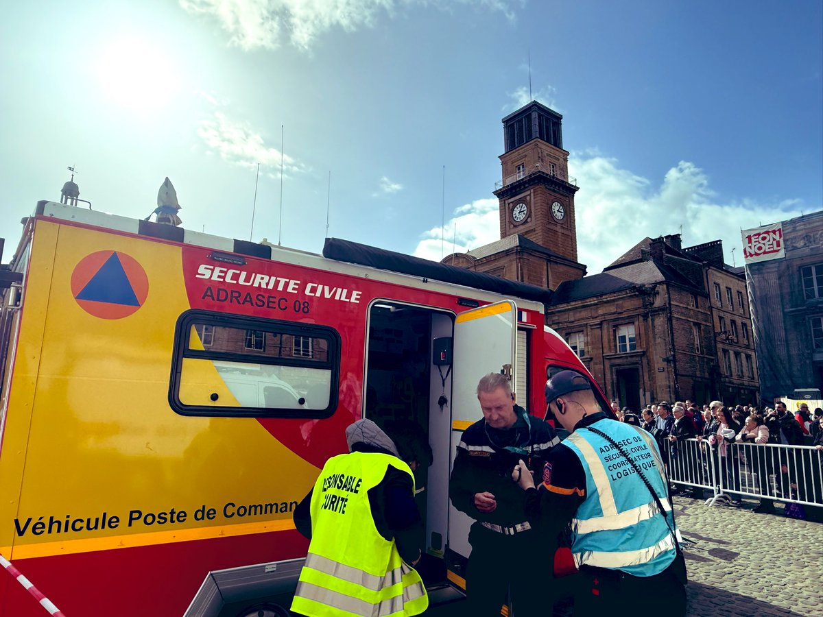 ADRASEC08's tweet photo. 📡🏃‍♂️ Présent sur la course Sedan–Charleville, l’ADRASEC 08 assure aujourd’hui la mise en réseau des moyens de secours pour garantir une coordination optimale entre les équipes et les organisateurs.

#SedanCharleville #ADRASEC08 #SécuritéCivile #Ardennes https://t.co/BRu5yjW1tW