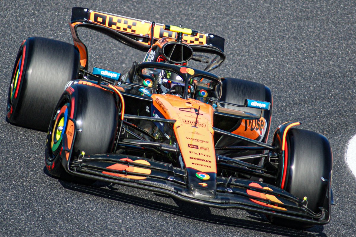 mashiro_REAL17's tweet image. チャンピョンだぁ！！！！！
コンストラクターズMcLaren🧡🧡
2年連続！！！！！

3年前とかだと信じられない！嬉しい！！
おめでとう🎉🎉#f1jp #McLaren 
#fanslikenoother @McLarenF1