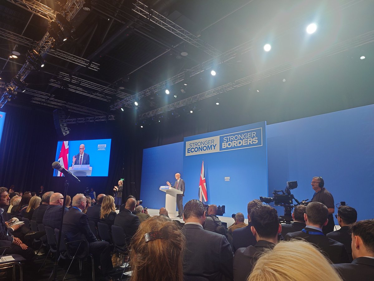 RealStephenKerr's tweet image. A fantastic speech at #CPC25 by @matthewsyed 

The key thing to remember: in a political world of profligacy, only the Conservatives are facing up to the crisis of rising debt and deficit.