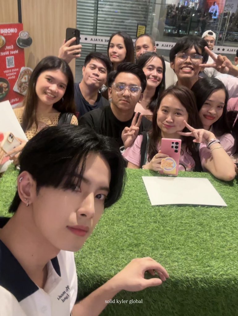 [🌟]

HORI7ON KYLER with NOVA and ANCHORS ♡

LIVE AND SIGNED WITH HORI7ON

#BENCHxHORI7ONFanSignEvent
#HORI7ON #호라이즌
#HORI7ON_KYLER 
<a href="/HORI7ONofficial/">HORI7ONofficial</a>
<a href="/benchtm/">BENCH/</a>