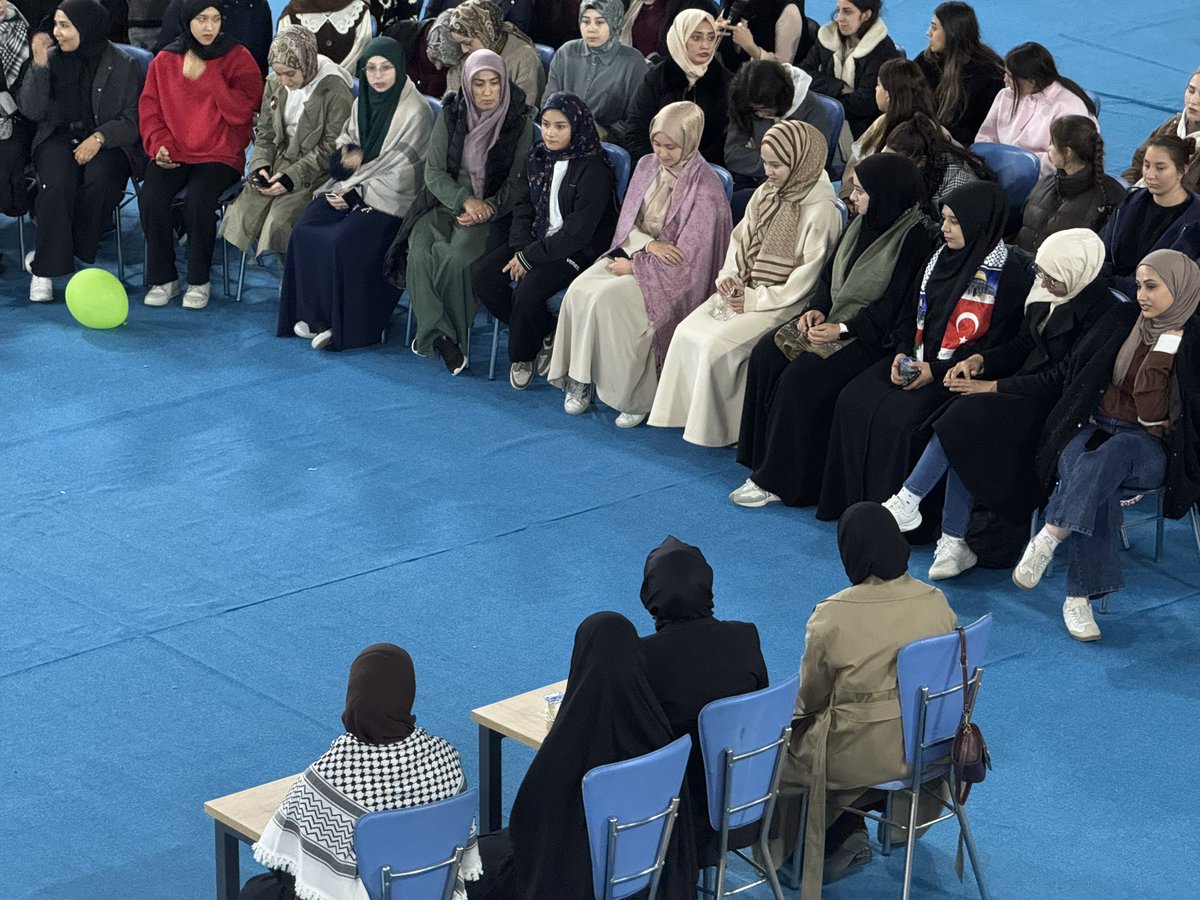Hazret-i Mevlânâ buyurur:

“Sâlih insanlarla dost ol; çünkü kervan ne kadar kalabalık olursa, yol kesenlerin beli o kadar kırılır.”

Uşak Üniversite teşkilatımız ile Murat Dağı’nda verimli bir kamp gerçekleştirdik.🌿