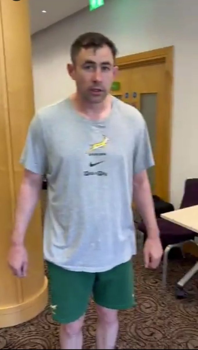 scrumming_ten's tweet photo. Felix Jones went for a 7-1 split with the brandy &amp; coke 
😂😂😂😂 https://t.co/B6QmC2tuO0