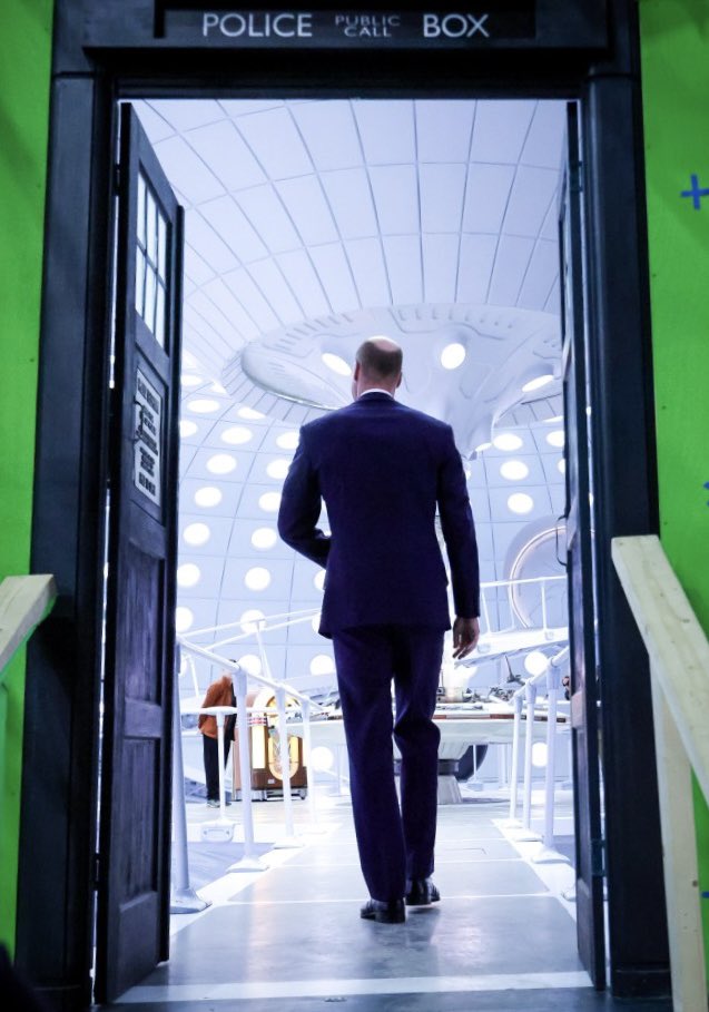 richard_price2's tweet image. Prince William in the #DoctorWho Tardis is pretty epic for the #whoniverse #Tardis #drwho