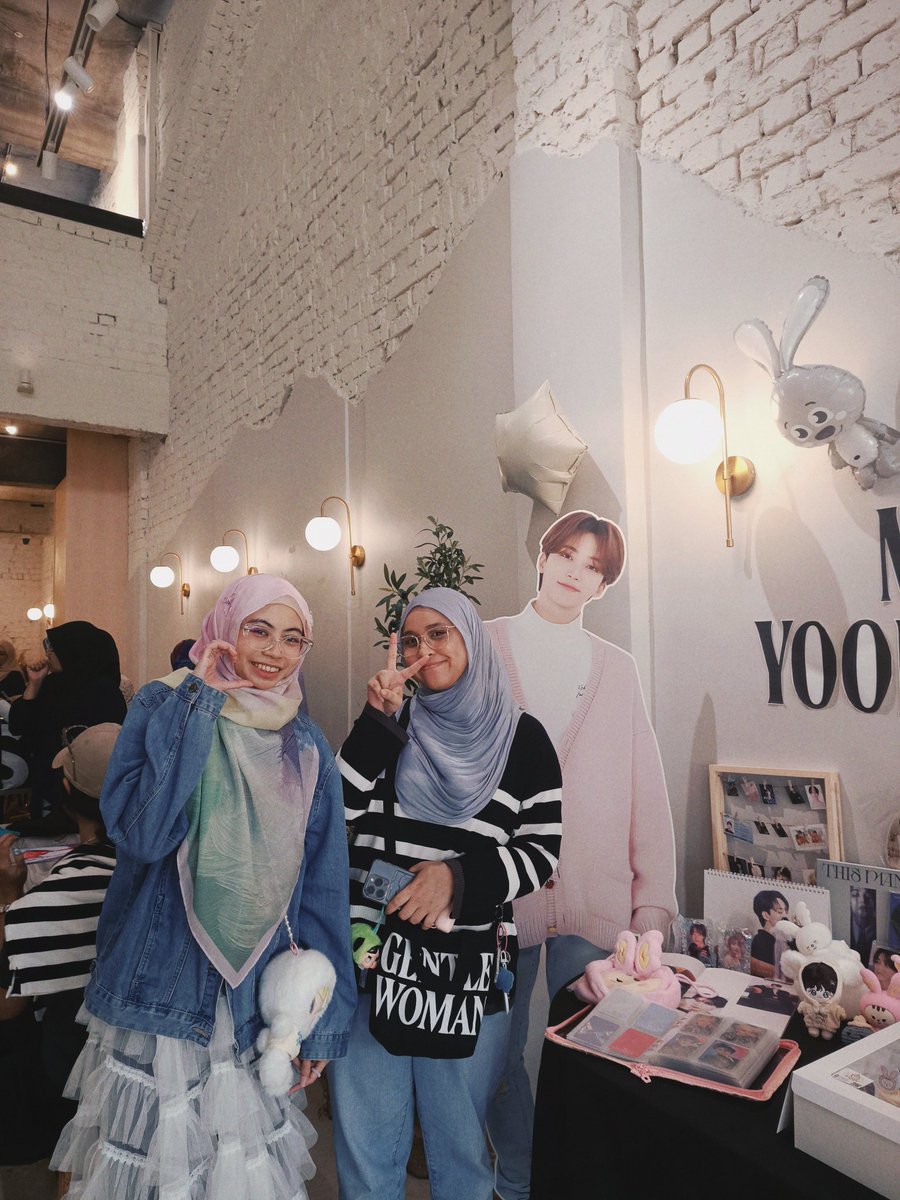 Yesterday's 🌷

It was my first time vendoring solo &amp; I was anxious but everyone is so welcoming 🥹 funnily I met my highschool friend <a href="/Glowingsvt1/">리아아아ᢉ𐭩𖧷⋆˚｡⋆˚</a> Seventeen brought us together 😝 #prettymonsterJH