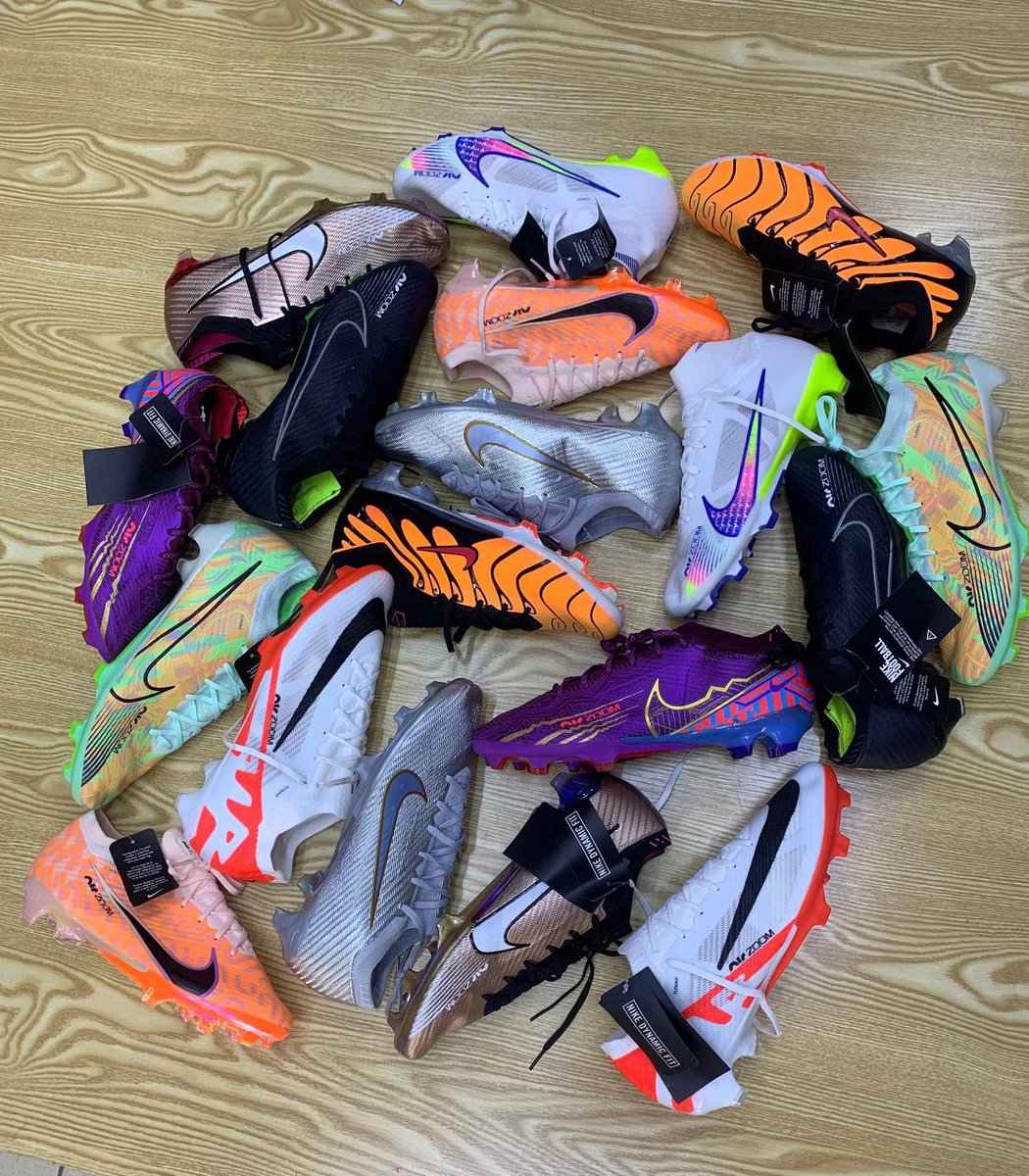 Vos godasses sont disponibles 

P40 à 45 

🏷️ 13500fr , 15000fr , 18000fr 

Toutes les paires sont disponibles 

📍 Yaoundé 

Venez me tromper 🌝🌚