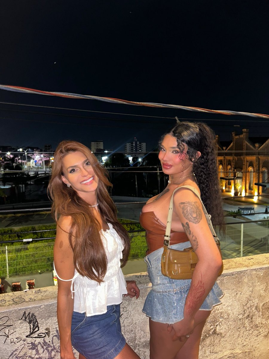 Sister 🦩🧜🏽‍♀️ <a href="/cainelliii/">✩ C4L.L.I ✩</a>