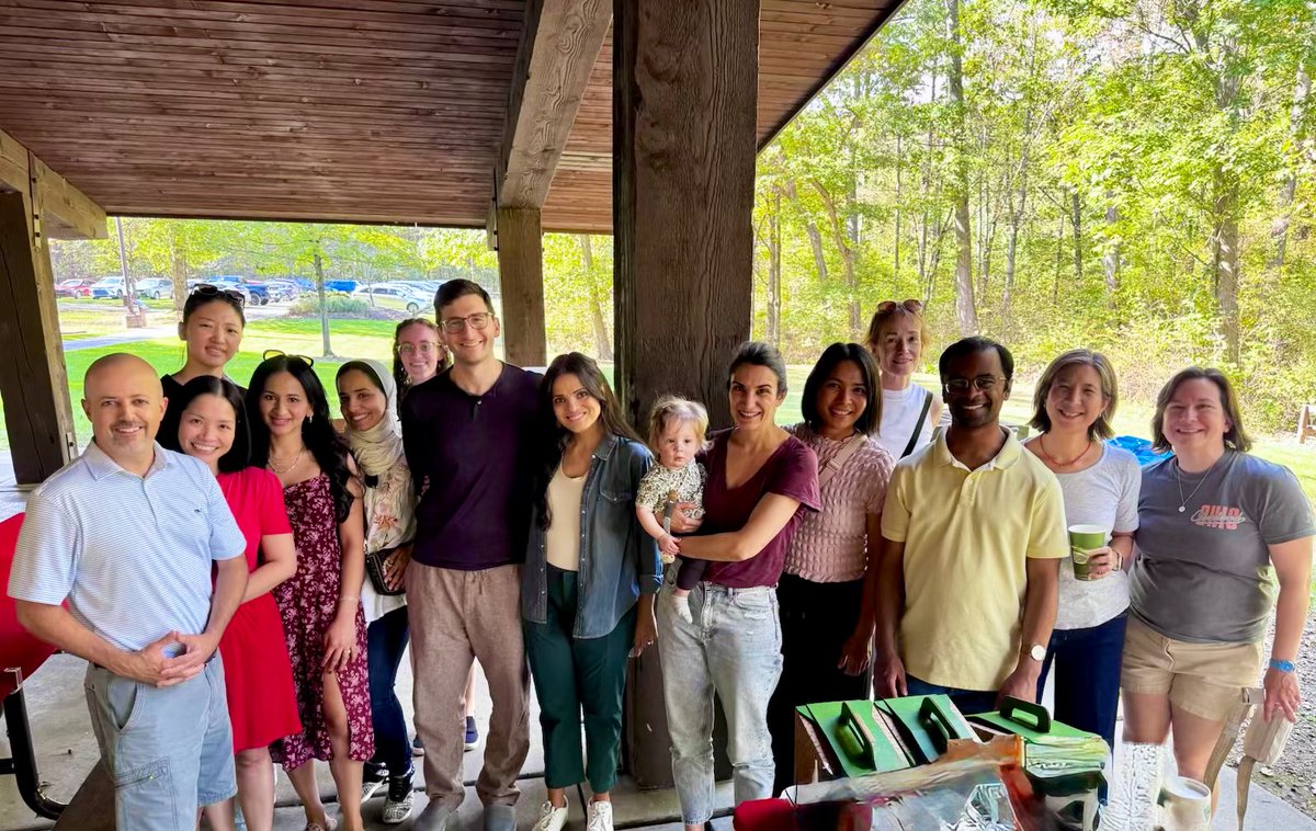ccf_idfellows's tweet photo. The CCF ID picnic was a fun time to unwind, reconnect, and enjoy time together outside of clinic and consults! βοΈππ Grateful for such an amazing team #IDFam #IDfellows #IDTwitter #Wellness https://t.co/P4gqdhSHUB