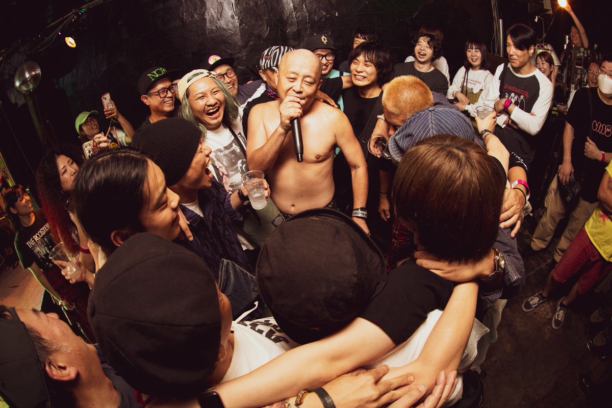 Live Go Round tweet media