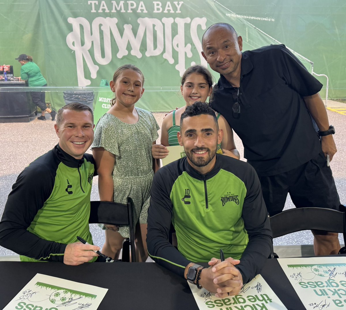 C&CLemonade tweet media