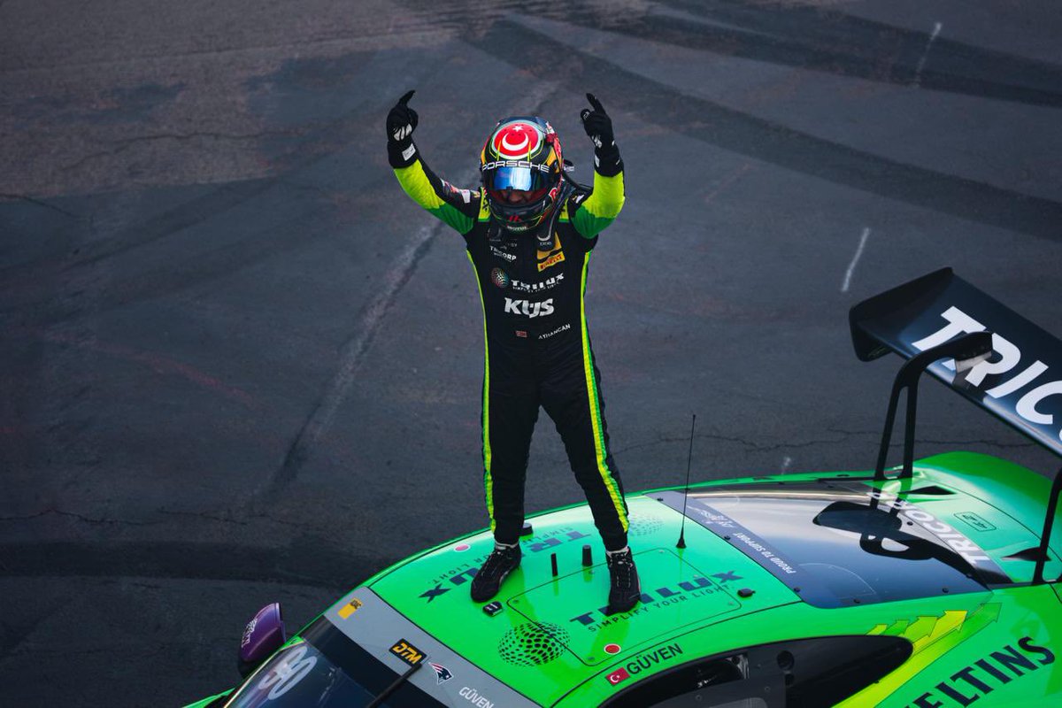 RedBullTR's tweet image. Ne desek az kalır sana 🐐

#RedBull #Kanatlandırııır