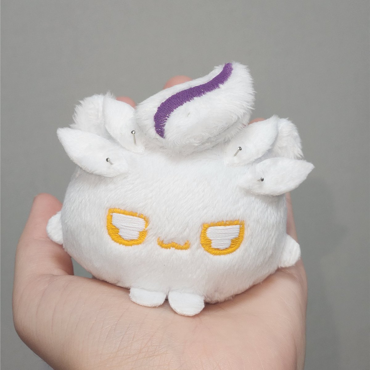 그라이데이션원단 , 악세사리 , 복잡한 뿔 , 투톤 원단접합 , 입체머리등은 난이도에 따라 5,000~20,000정도의 추가금이있습니다 참고부탁드려요!

(마지막사진의 바늘은 피드백을위해 잠시 꽂아둔 핀입니다! 피드백이후 잘 붙여서 보내드려요!!)

신청감사합니다!