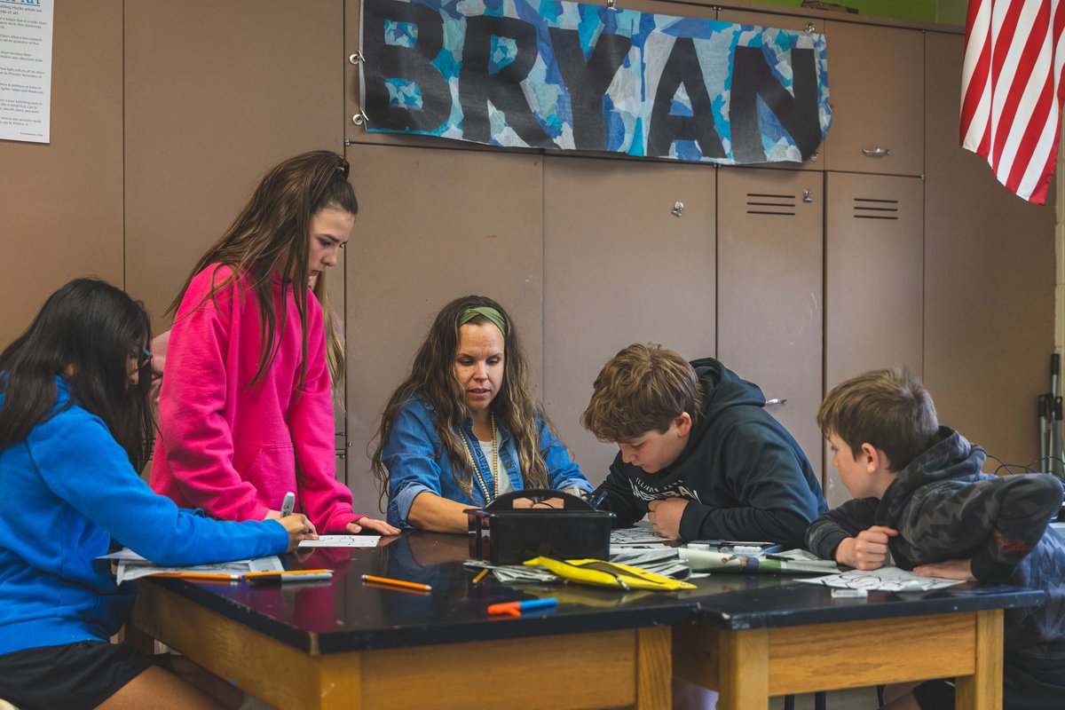 🍎 Happy World Teachers’ Day!

Today we celebrate the incredible educators who inspire, guide, and empower students every day.

#WeAreD205