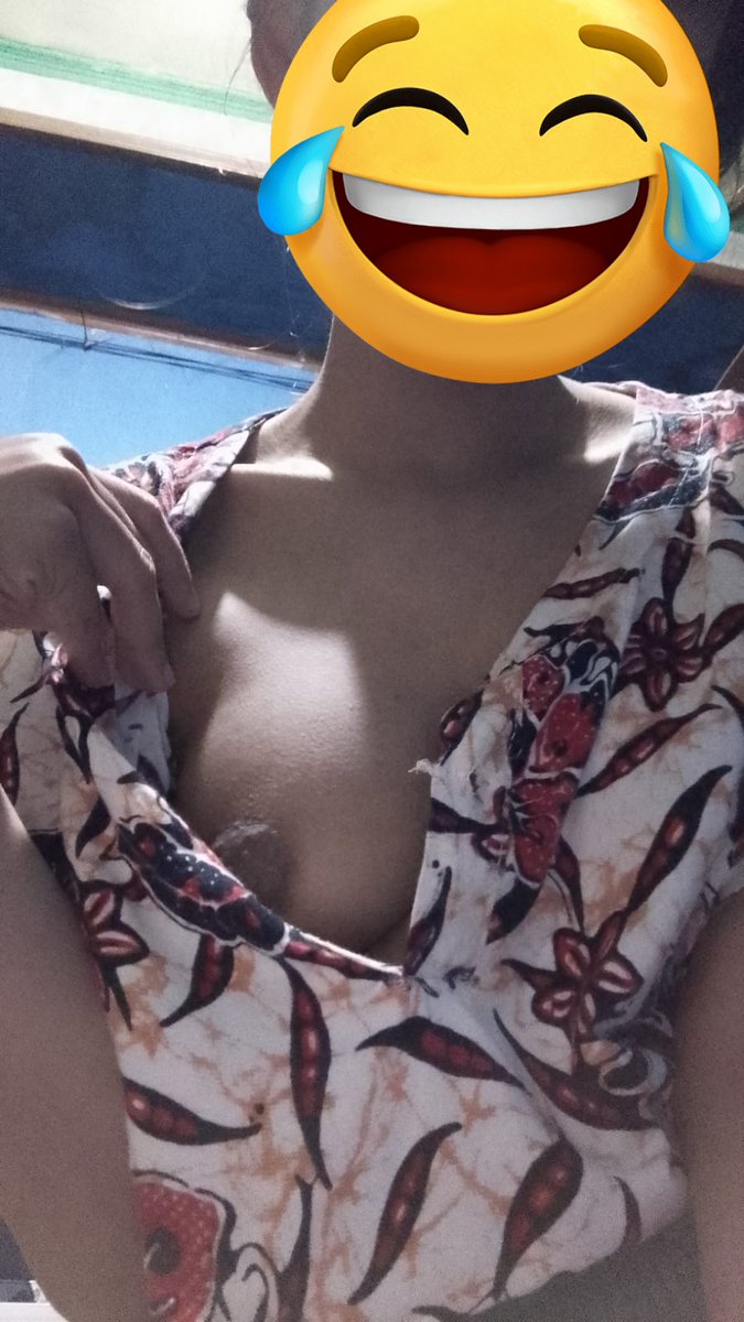 pasutribejeemm's tweet photo. Iseng upload ah di X, siapa tahu laki melihat tekajut pas mmbuka, tiwas dinas mlm laki kd tahu hari hujan disini 😅 https://t.co/Ds4sMbPeB9