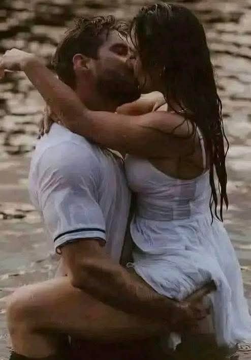 ml_wn44007's tweet photo. أقسمت يومًا أن لا أدع حبًّا يمس قلبي فيؤذيني 💔
فماذا فعلت_بي حتى يميل قلبي لك ويعصيني https://t.co/NxtdBwMcvh