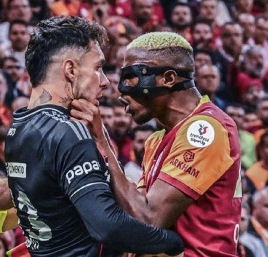 tiny_graffe's tweet image. O sırada karakter ... bunu baskasi yapsa kırmızı görürdü bu arada ama sen zaten layık olduğum yerdesin idmanlarda pen6 çalışırsnz artık @cakirugurcan96 )))