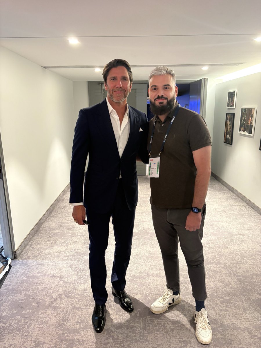 The king Henrik Lundqvist what an aura this guy has