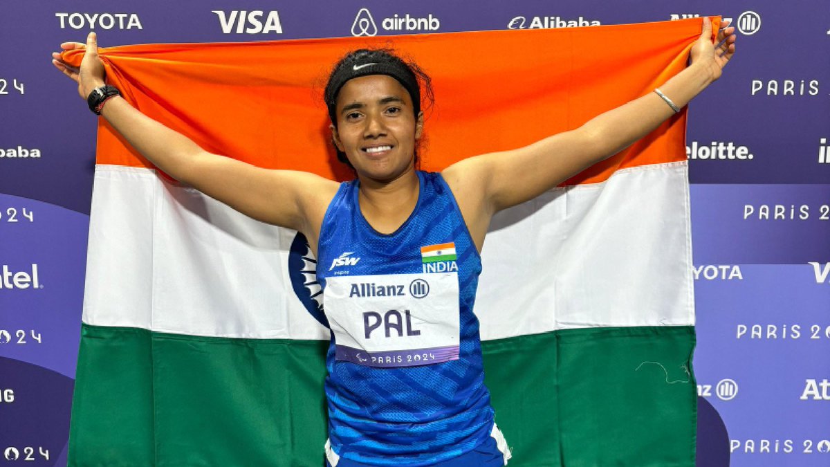 NavaBharatSpeak's tweet image. 🚨 SILVER FOR INDIA 🇮🇳🥈

Preethi Pal storms through the track to win Silver in Women’s 100m T35 at the World Para Athletics Championships 2025! 💪🔥

Her hard work finally pays off — what a run! 🙌🇮🇳
#PreethiPal #ParaAthletics #TeamIndia #ProudMoment #India #Champion