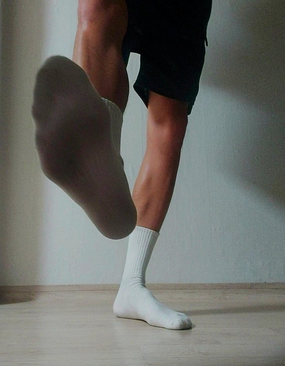 풋살 할때마다 신어서 꼬랑내 좆되는 양말 사갈새끼들 디엠하셈