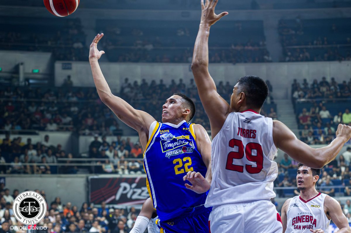 tiebreakertimes's tweet photo. L.A. Tenorio made a winning start to his PBA coaching career, guiding Magnolia past Ginebra in the #PBA50 opener

#ReadMore 👉 https://t.co/120a8o53RM

📷 Noel Tonido/Tiebreaker Times

#RivalrySunday https://t.co/v6a9WzaQTj