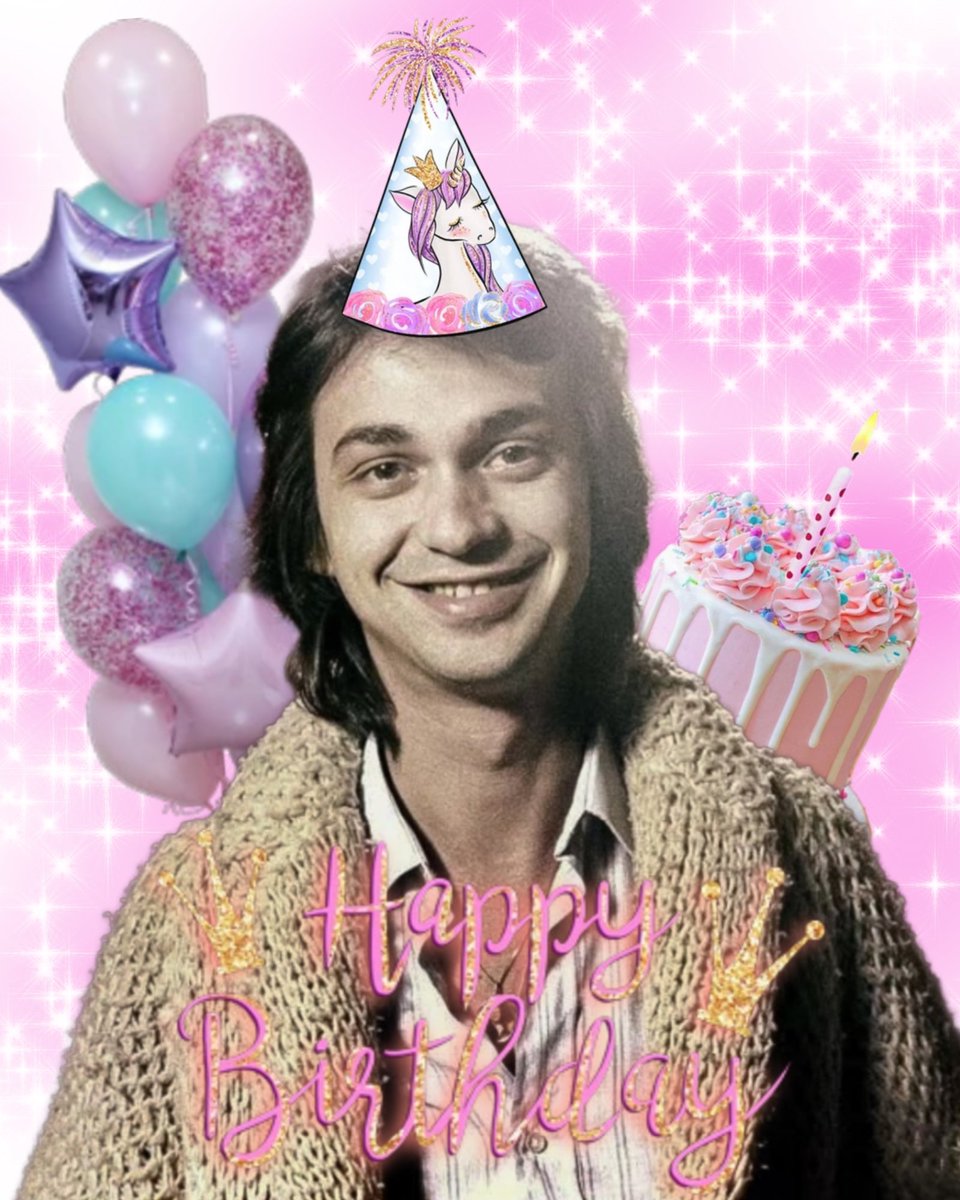 lucyinthecinema's tweet image. FELIZ CUMPLEAÑOS AL MEJOR GUITARRISTA DE LA ARGENTINA Y DEL MUNDO (para mí 🤭)🎉🎊🎊🎉🎉🎂🎈🎁 Gracias por ser una persona hermosa, humana y cariñosa. Se te quiere un montón rusito 🫶💖💖 
#DavidLebón