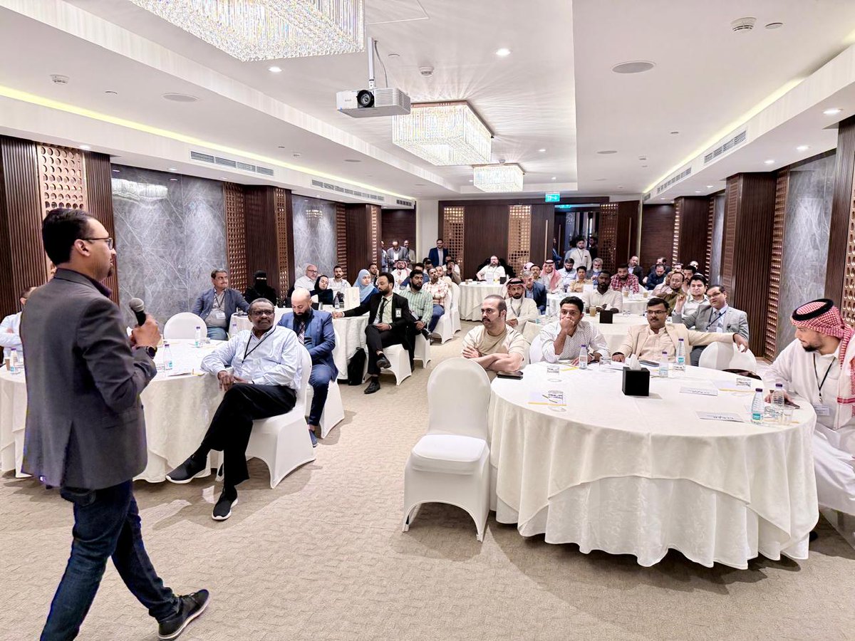ClearVision_KSA's tweet photo. سعدنا بمشاركة عملائنا في فعالية الرؤية النافذة وسوفوس، يوم مميز جمعنا فيه نقاشات قيّمة حول أحدث حلول الأمن السيبراني 🔒
We were delighted to meet our clients at the ClearVision &amp; Sophos event, a remarkable day filled with valuable discussions on the latest cybersecurity solutions https://t.co/EeuR0HIXjc