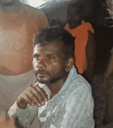 रायबरेली का वीडियो वीभत्स है

एक दलित युवक को इतनी बेरहमी से पीटा कि उसकी मौत हो गई

उस बेचारे ने जब जननायक राहुल गांधी का नाम लिया तो पीटने वालों ने कहा ‘हम सब यहाँ बाबा वाले हैं’

यह छूट दी है आपने दरिंदों को योगी जी? इसीलिए दलितों के ख़िलाफ़ अपराध में यूपी नं 1 है