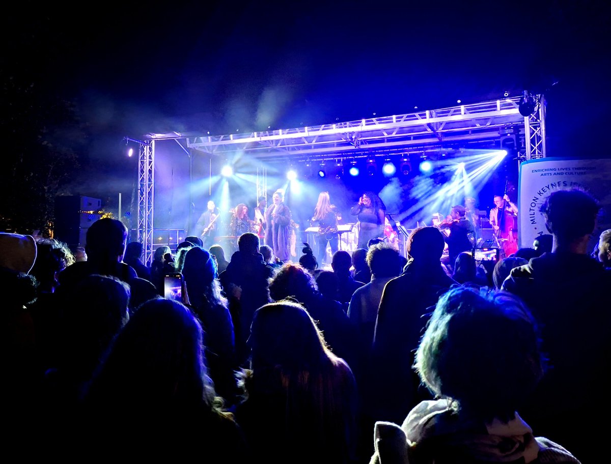 DestinationMK's tweet image. Thank you to @MKIAC for the wonderful City of Codes &amp;amp; Light Festival event last night...a riot of colour, joy, music and community engagement! ✨️🎤😊 #LoveMK

@CultureMK @mkcouncil @MKLibraries @centremk