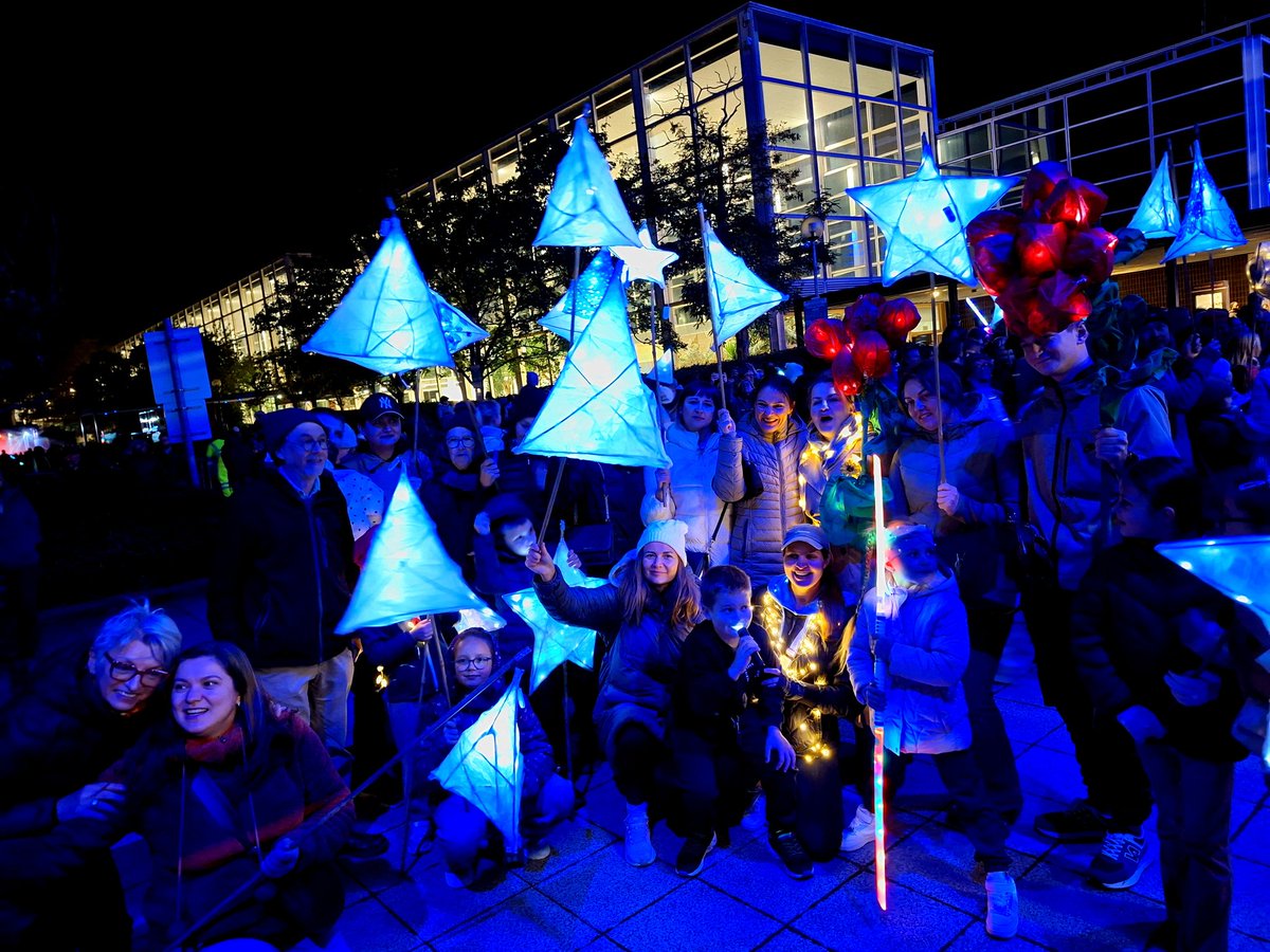 DestinationMK's tweet image. Thank you to @MKIAC for the wonderful City of Codes &amp;amp; Light Festival event last night...a riot of colour, joy, music and community engagement! ✨️🎤😊 #LoveMK

@CultureMK @mkcouncil @MKLibraries @centremk
